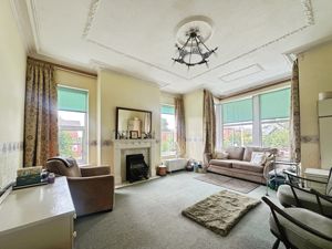 Lounge- click for photo gallery